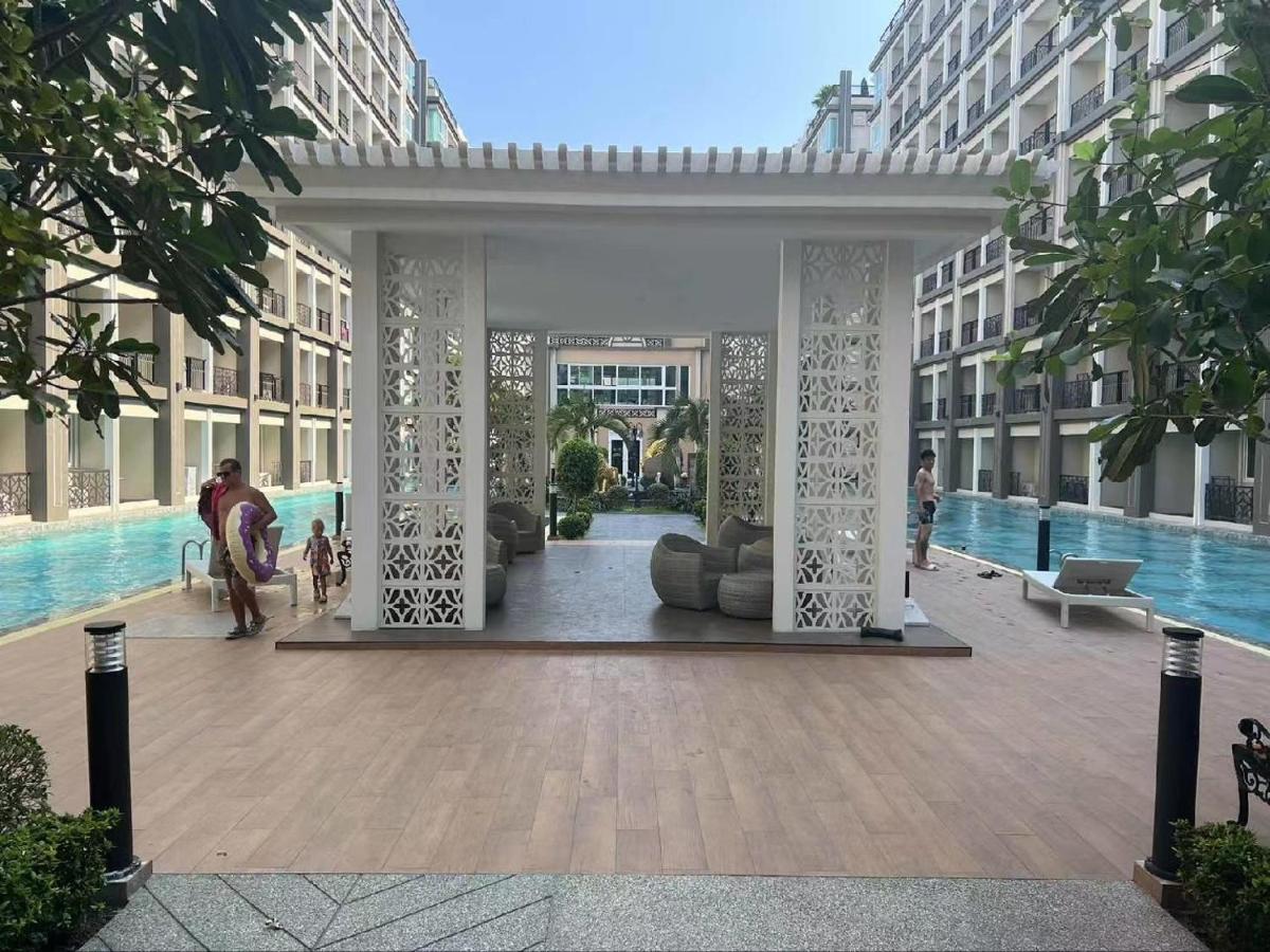 Romantic Beach Apartment芭堤雅水系高档酒店式公寓可做饭 Джомтьєн-Біч Екстер'єр фото
